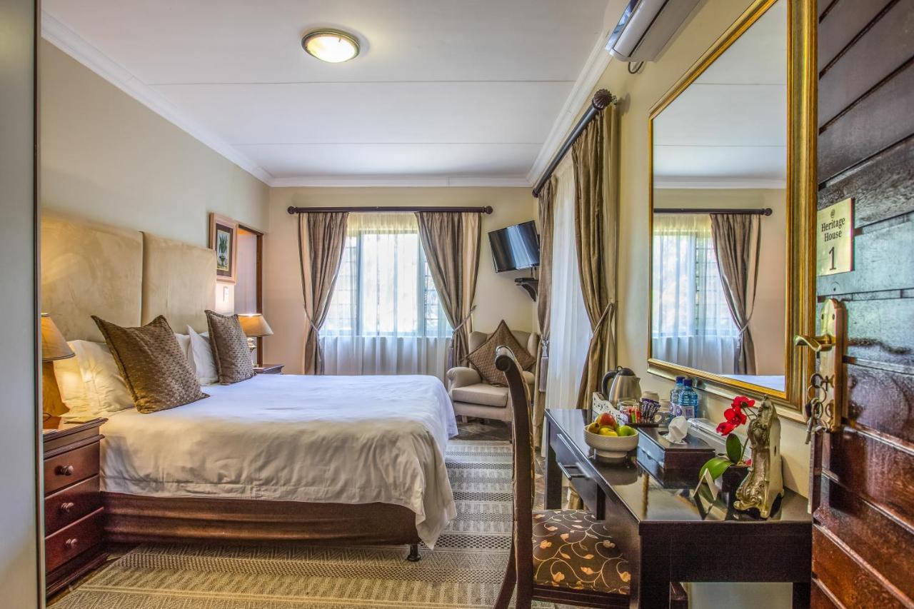 แอท เฮอริเทจ เฮาส์ Bed & Breakfast เซนต์ลูเซีย ภายนอก รูปภาพ