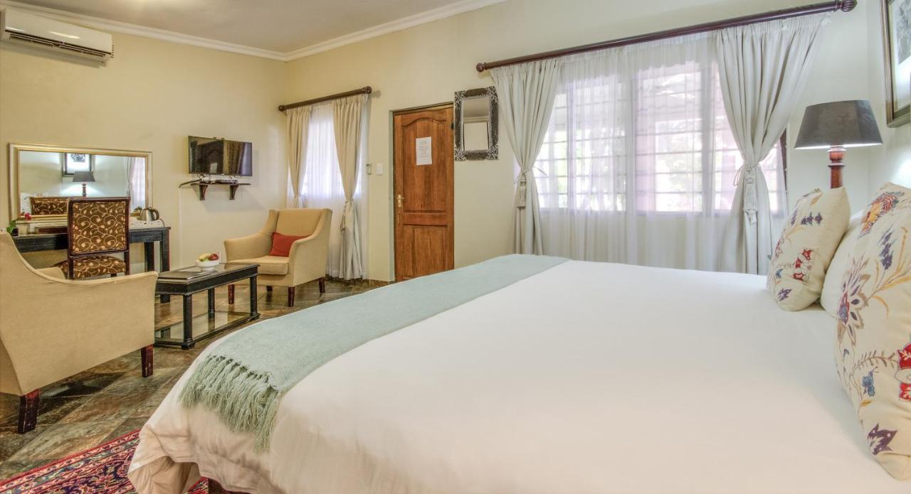 แอท เฮอริเทจ เฮาส์ Bed & Breakfast เซนต์ลูเซีย ภายนอก รูปภาพ